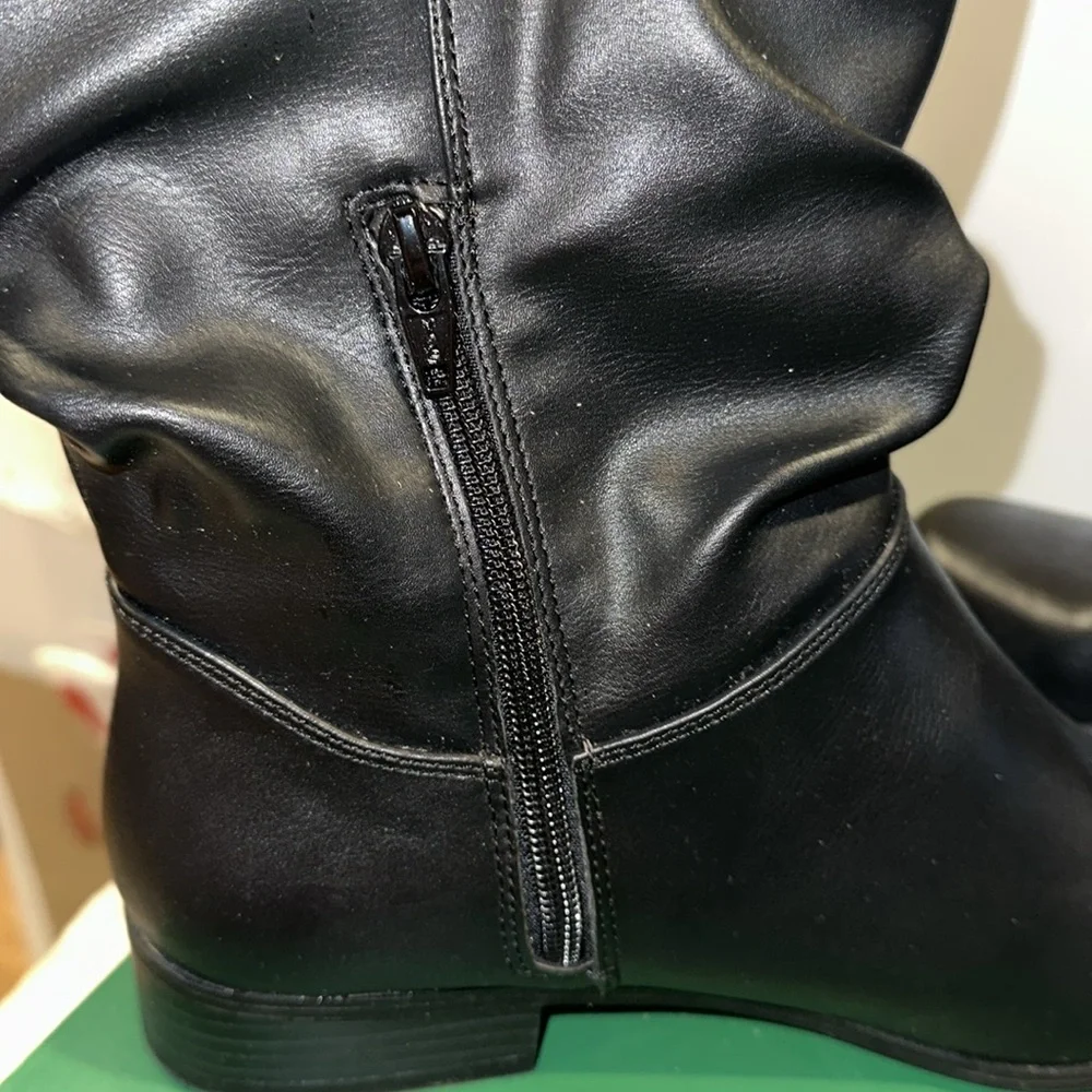 Gently Worn East 5th Junction Black Slouch Boots w/ Memory Foam- Size 8.5 - Picture 6 of 9